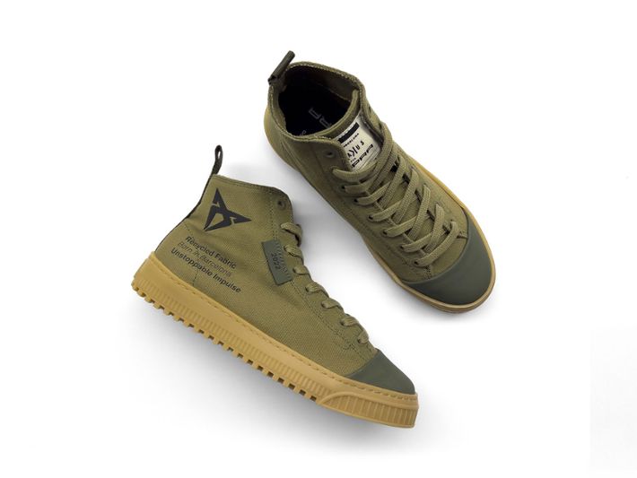 MIKAKUS x CUPRA Born Khaki