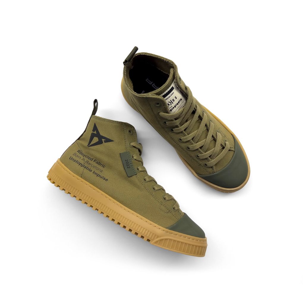 MIKAKUS x CUPRA Born Khaki