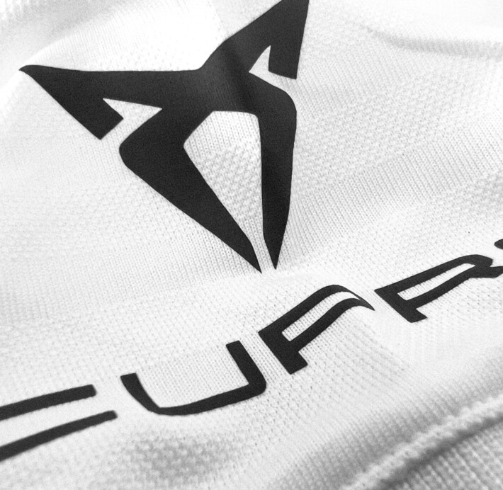 WILSON x CUPRA Bela Stripe Herren Polo, weiß