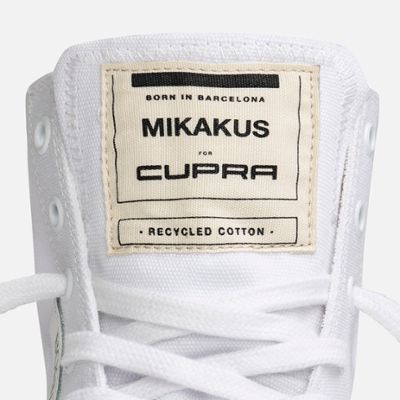 MIKAKUS x CUPRA Born Weiß
