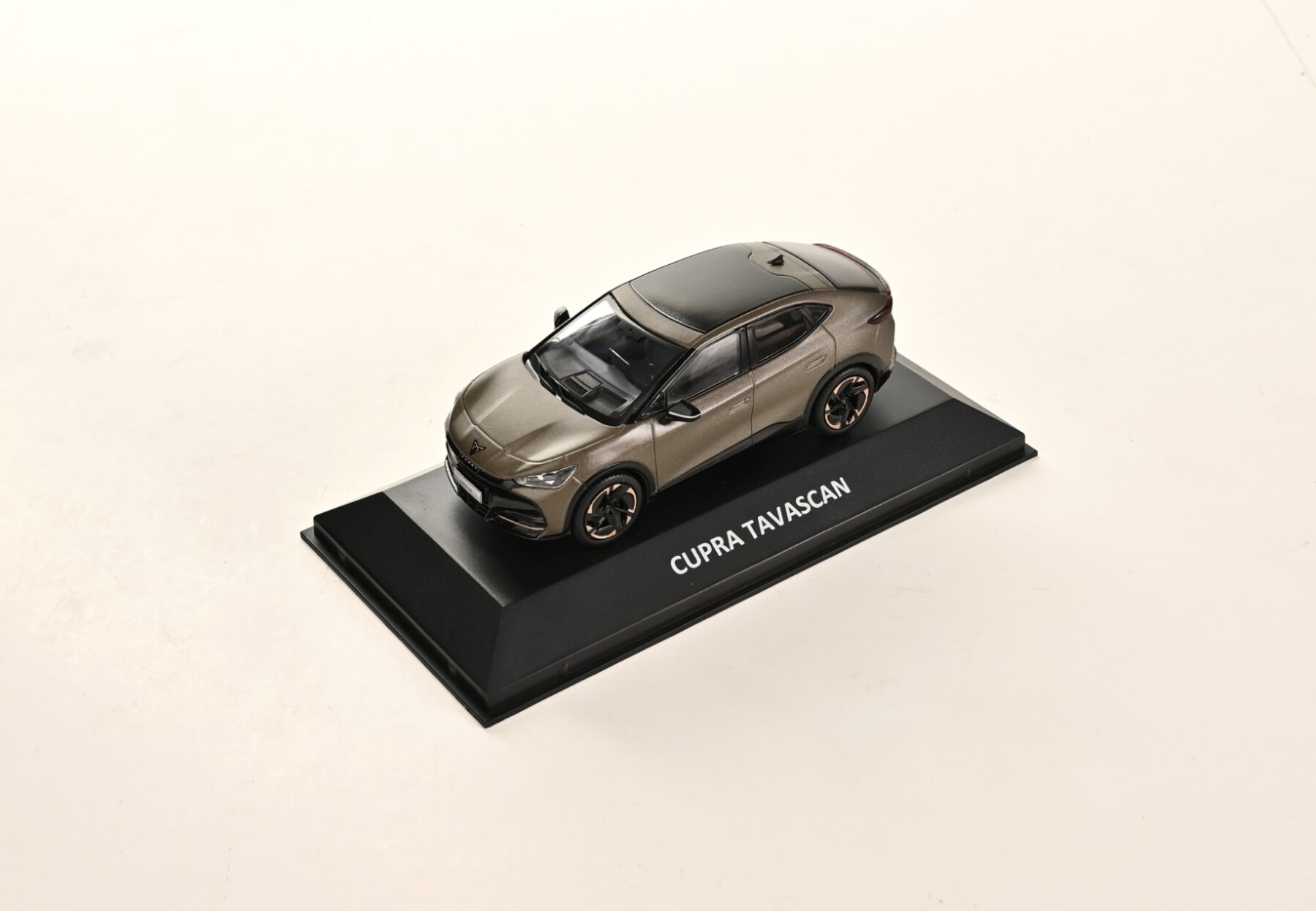 CUPRA Tavascan Bronze Matt Modellauto